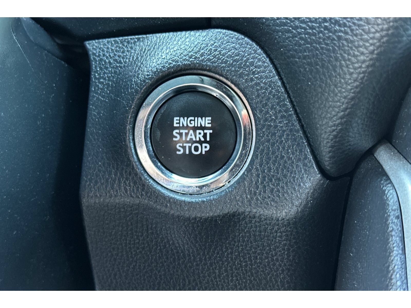 Used 2024 Toyota RAV4 XLE FWD image 25