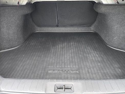 Certified 2023 Nissan Sentra SR FWD image 33