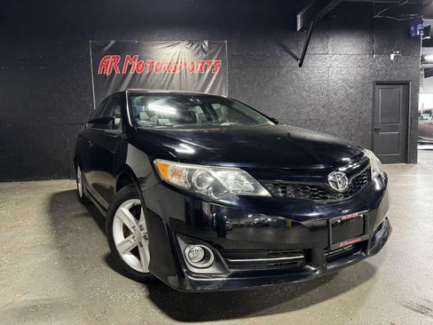 Used 2013 Toyota Camry SE FWD image 7