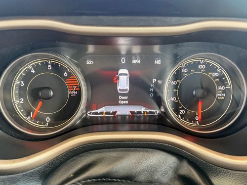Used 2017 Jeep Cherokee Limited AWD/4WD image 15