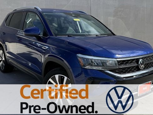 Certified 2024 Volkswagen Taos SE image 1