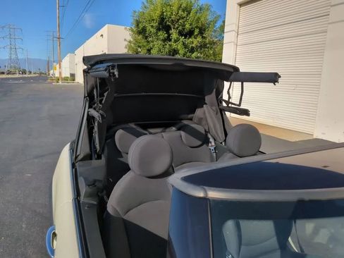 Used 2010 MINI Cooper Convertible image 31