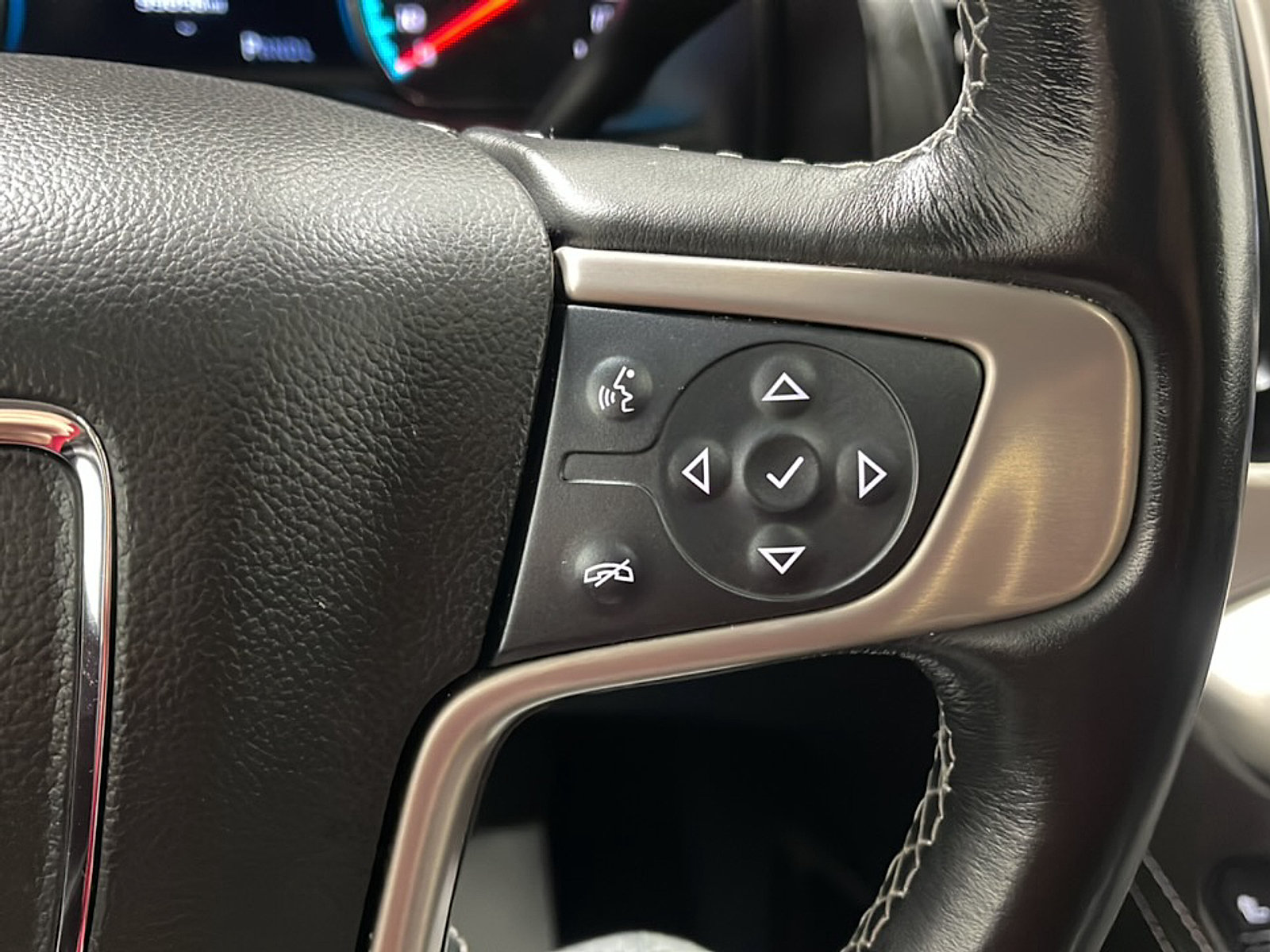 Used 2020 GMC Yukon Denali w/ Denali Premium Package AWD/4WD image 7