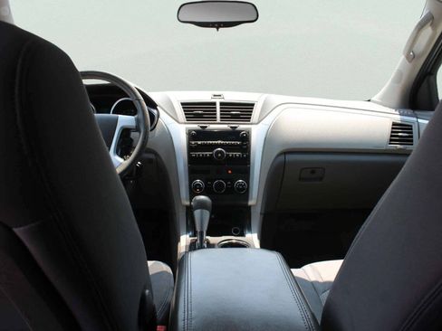 Used 2012 Chevrolet Traverse LS FWD image 8