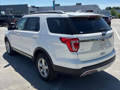 Used 2016 Ford Explorer XLT w/ Equipment Group 202A AWD/4WD image 7