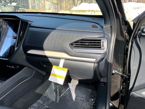 Used 2025 Subaru Forester Limited image 19