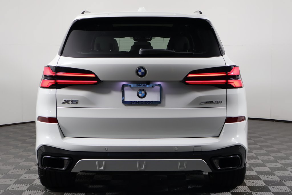 Used 2024 BMW X5 sDrive40i w/ M Sport Package RWD image 5