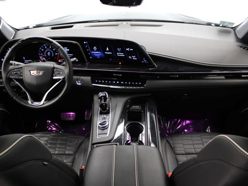 Certified 2023 Cadillac Escalade ESV V image 24