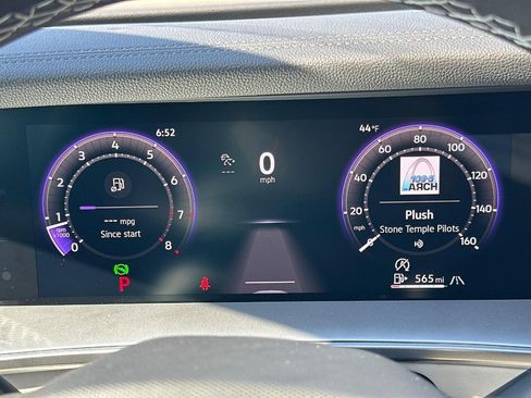 New 2025 Volkswagen Tiguan SE AWD/4WD image 23