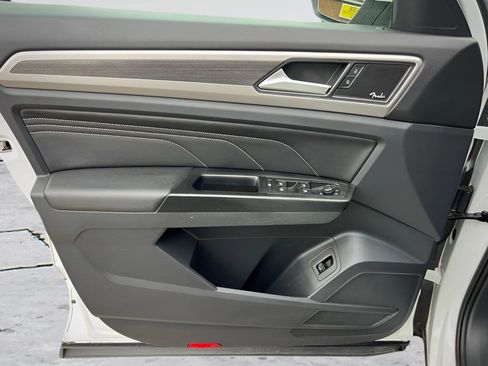 Used 2021 Volkswagen Atlas SEL Premium image 39