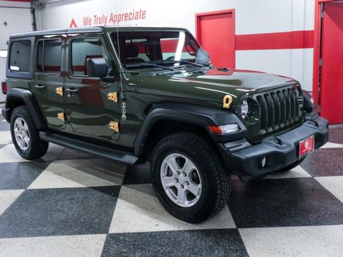 Used 2021 Jeep Wrangler Unlimited Sport image 3