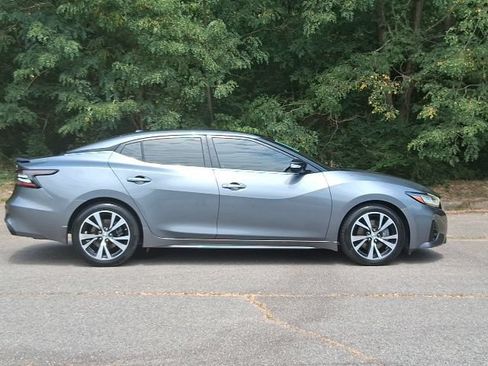 Used 2019 Nissan Maxima SR w/ Premium Package FWD image 6