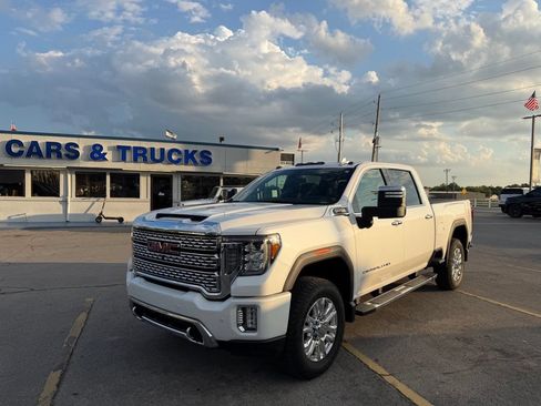 Used 2020 GMC Sierra 2500 Denali w/ Denali Ultimate Package AWD/4WD image 2