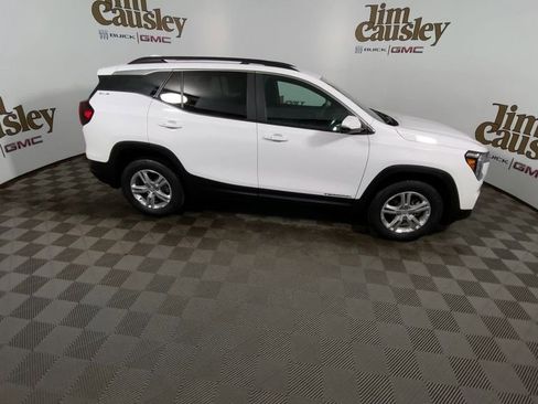 Used 2023 GMC Terrain SLE w/ Driver Convenience Package image 9