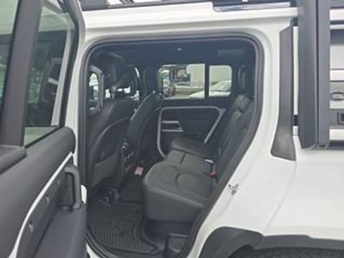 Used 2024 Land Rover Defender 110 S AWD/4WD image 9