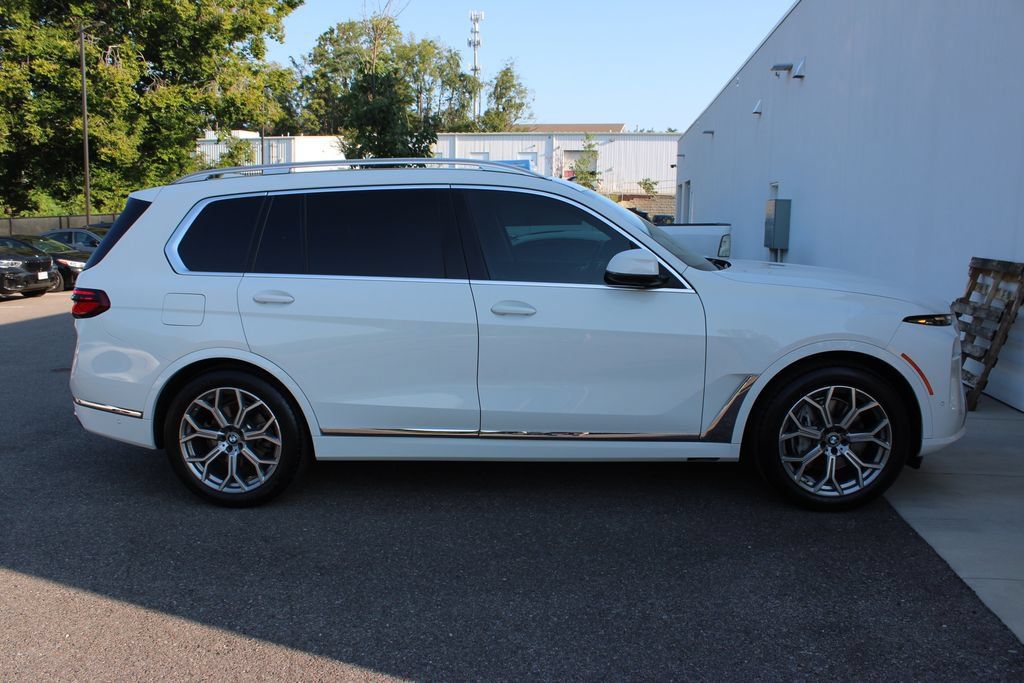 Used 2023 BMW X7 xDrive40i AWD/4WD image 33