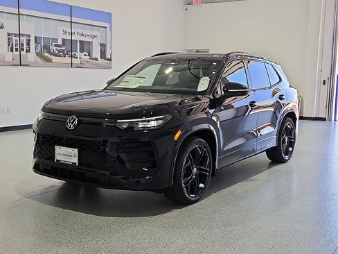 New 2026 Volkswagen Tiguan SE R-Line FWD image 5