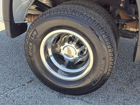 Used 2024 Chevrolet Silverado 3500 LT AWD/4WD image 13