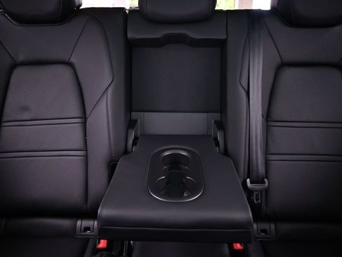 Certified 2026 Porsche Cayenne AWD/4WD image 22