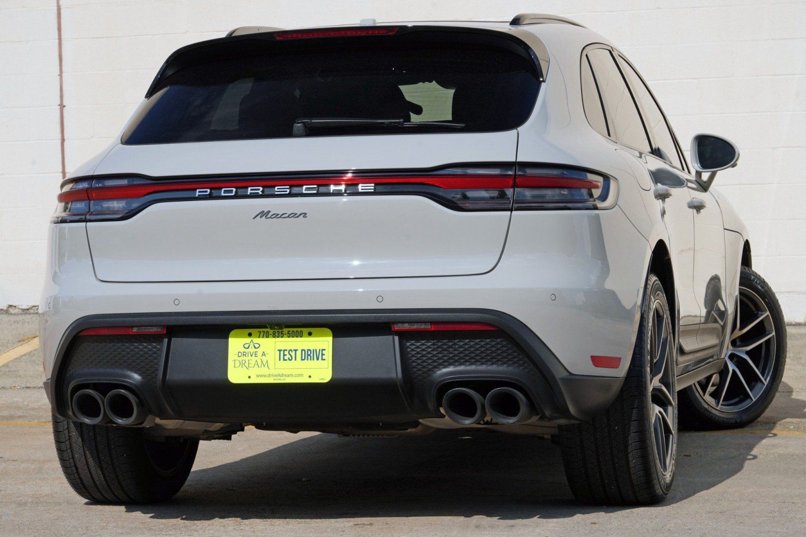 Used 2025 Porsche Macan AWD/4WD image 5