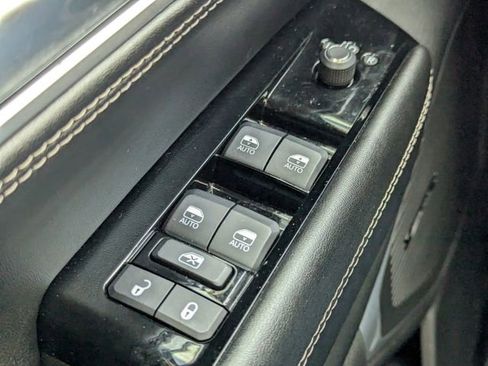 Used 2023 Jeep Wagoneer Series III w/ Preferred Equipment Group image 24