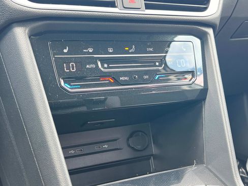 New 2025 Volkswagen Taos SE image 13