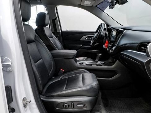 Used 2019 Chevrolet Traverse RS w/ LPO, Floor Liner Package FWD image 38
