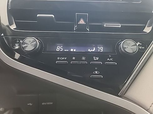 Used 2022 Toyota Camry SE FWD image 33