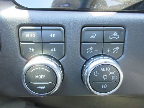 New 2026 GMC Sierra 1500 SLT w/ SLT Premium Plus Package AWD/4WD image 18