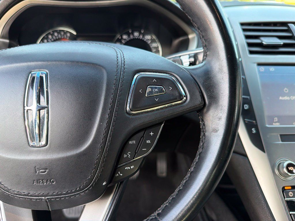 Used 2020 Lincoln MKZ FWD image 15