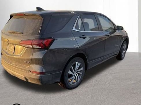 Used 2022 Chevrolet Equinox LT image 3