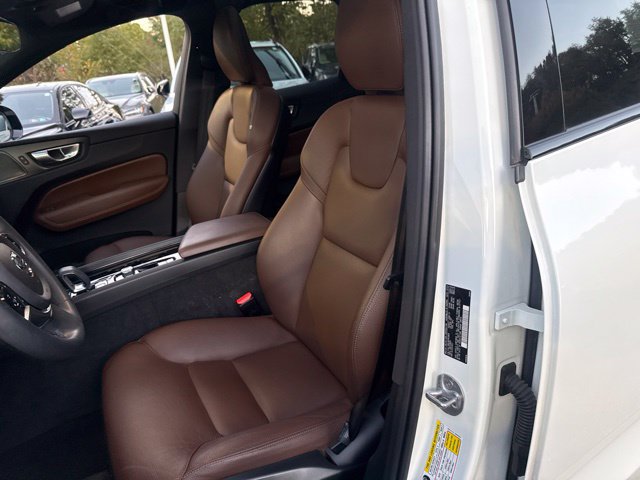Used 2024 Volvo XC60 B5 Plus w/ Protection Package Premier AWD/4WD image 14