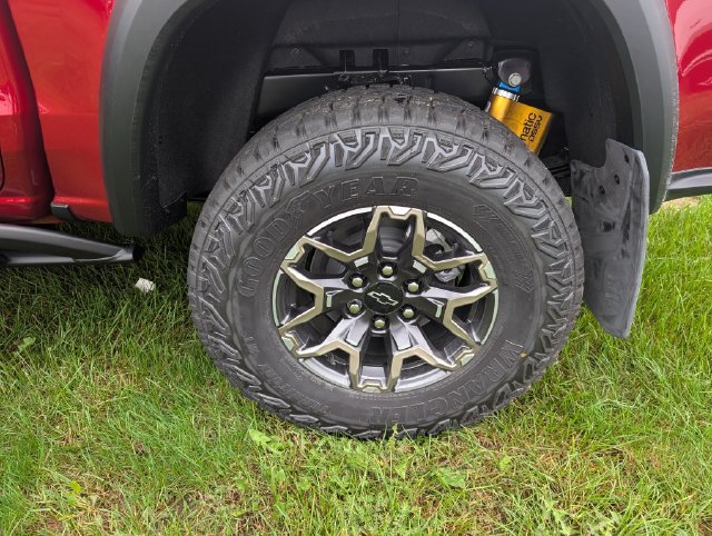 New 2026 Chevrolet Colorado ZR2 w/ Technology Package AWD/4WD image 24