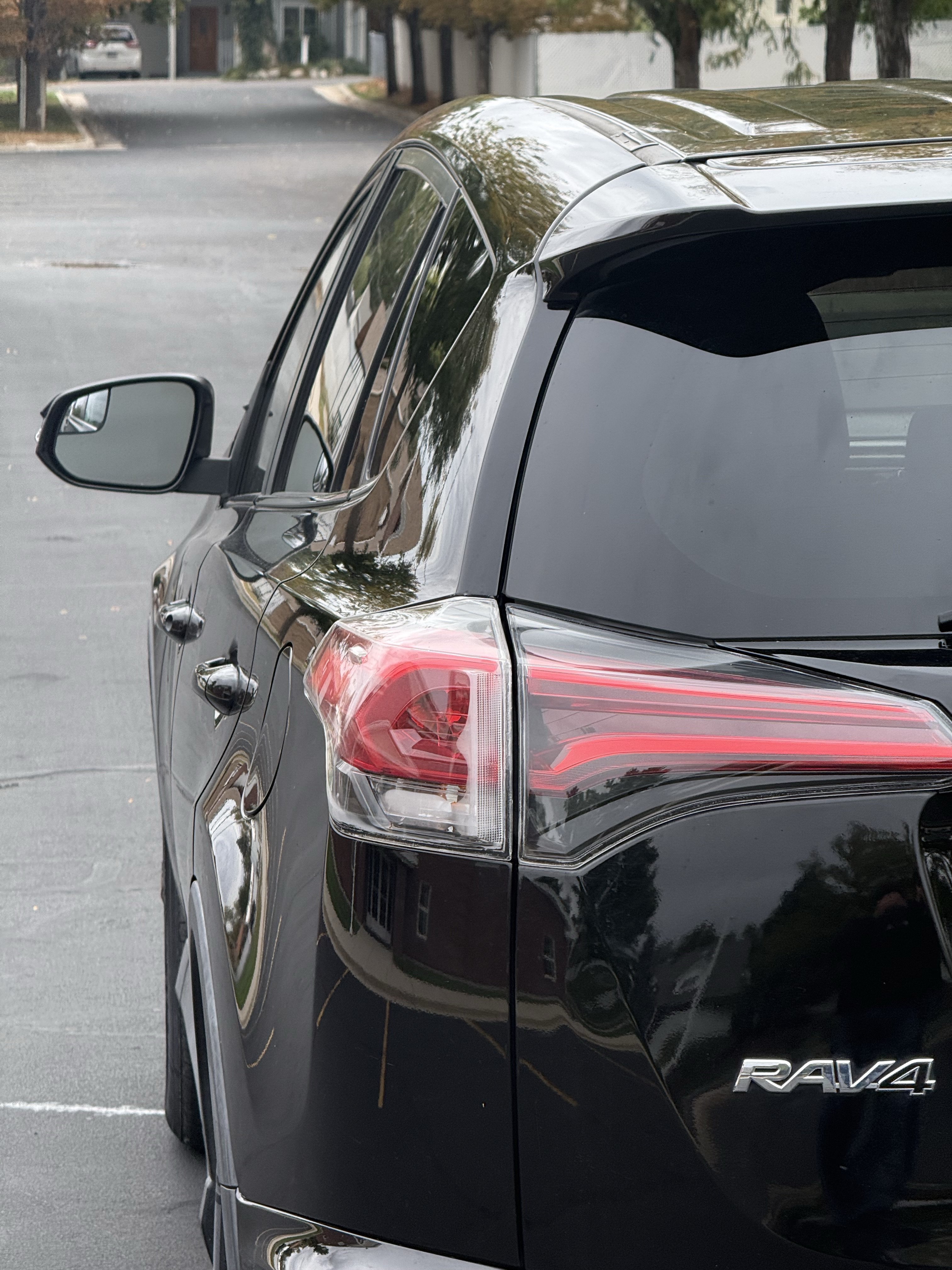 Used 2018 Toyota RAV4 XLE w/ Carpet Mat Package FWD image 20