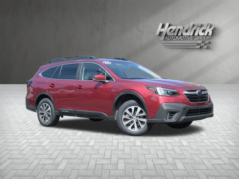 Certified 2022 Subaru Outback Premium AWD/4WD image 2