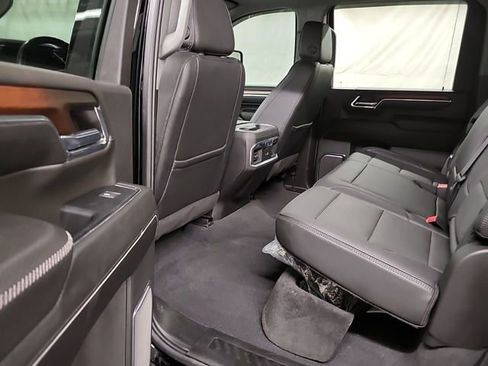 Used 2024 GMC Sierra 2500 Denali w/ Denali Reserve Package image 11