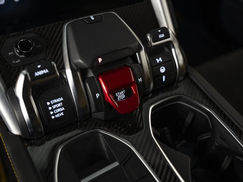 Used 2022 Lamborghini Urus AWD/4WD image 48