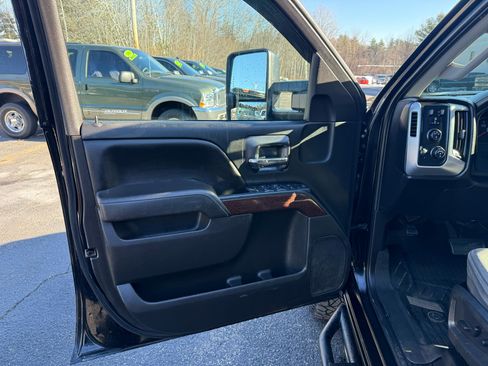 Used 2016 GMC Sierra 3500 SLE w/ SLE Preferred Package image 24