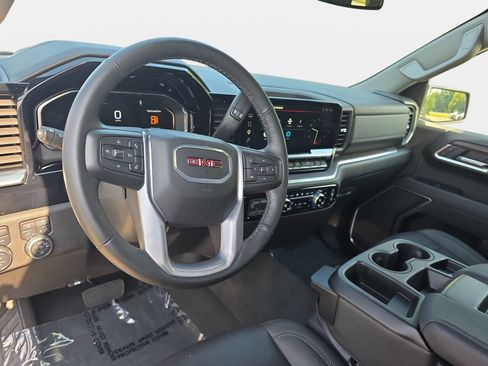 Used 2025 GMC Sierra 1500 SLT AWD/4WD image 15