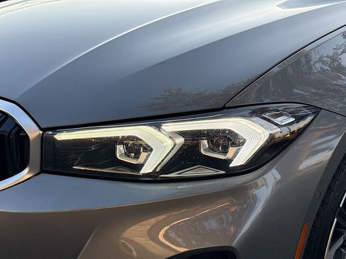 Used 2025 BMW 330i Sedan image 9