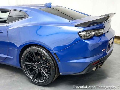 Used 2022 Chevrolet Camaro LT w/ RS Package RWD image 9
