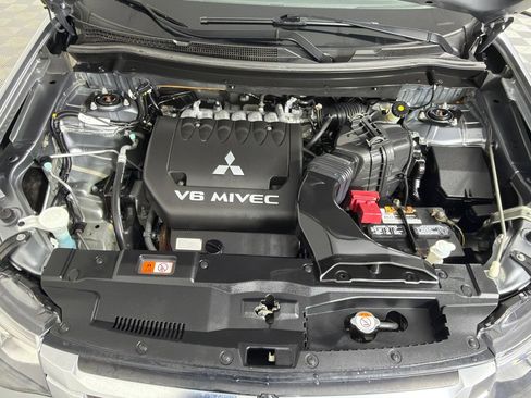 Used 2015 Mitsubishi Outlander GT image 24
