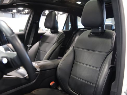 Used 2023 Mercedes-Benz GLC 300 4MATIC image 17