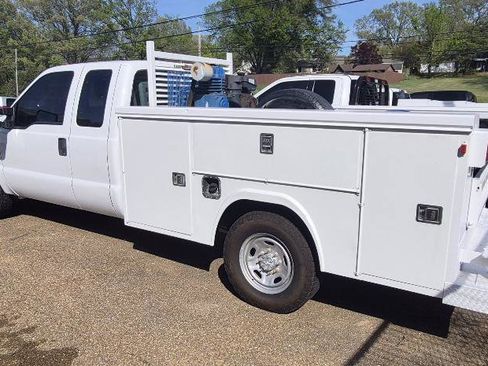 Used 2015 Ford F350 XL w/ Power Equipment Group RWD image 4