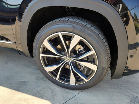 New 2026 Volkswagen Atlas Cross Sport SEL Premium R-Line image 9