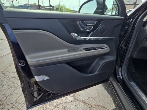 Used 2023 Lincoln Corsair AWD w/ Equipment Group 101A image 17