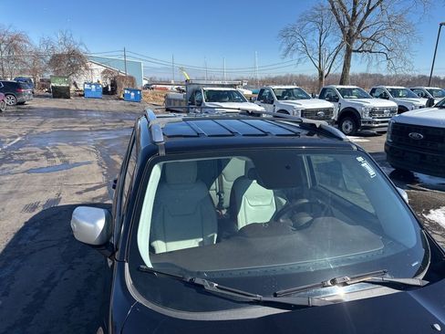 Used 2015 Jeep Renegade Limited image 52