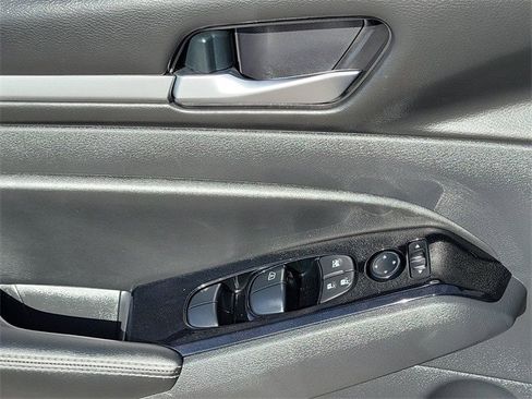 Used 2023 Nissan Altima 2.5 SV image 20