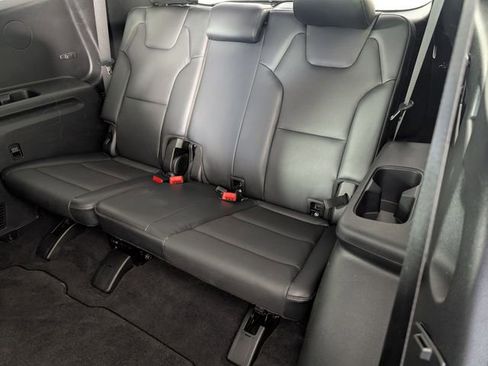 Used 2025 Kia Telluride S image 26