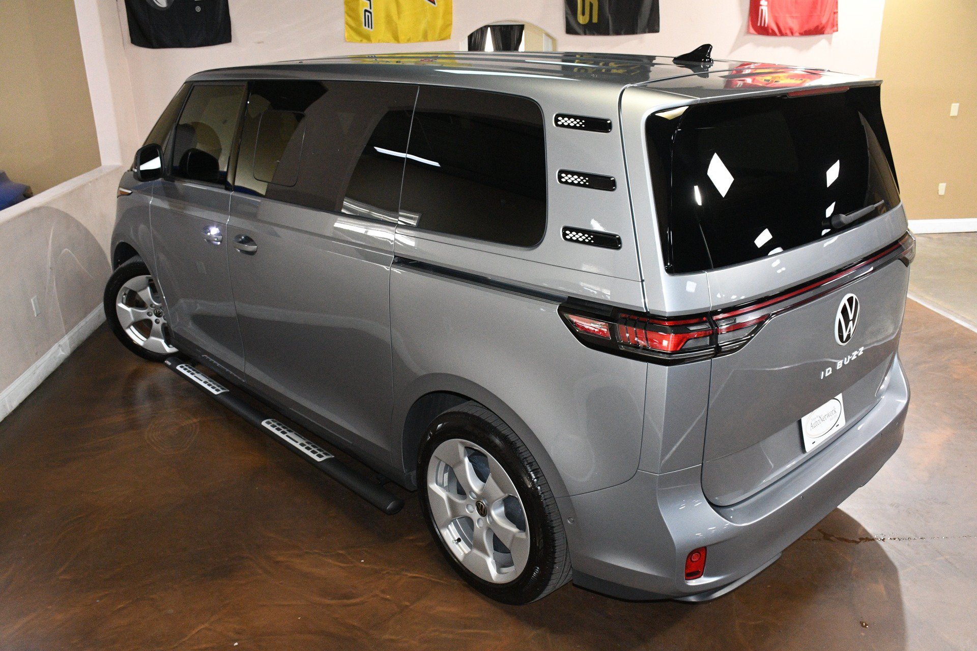 Used 2025 Volkswagen ID. Buzz Pro S RWD image 80